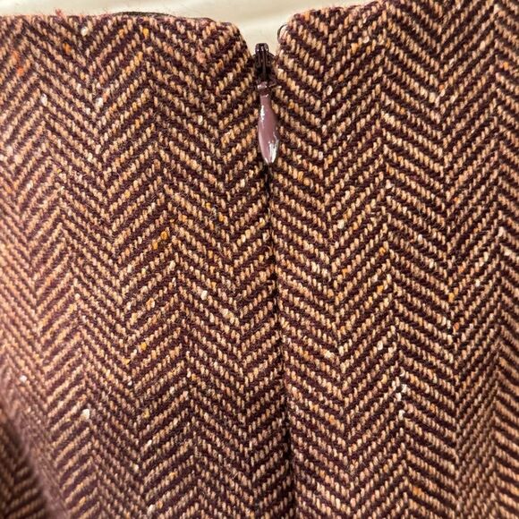 Gap wool blend skirt. Wool blend size 4 - Picture 2 of 3